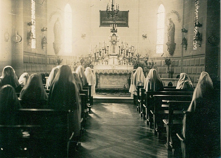 Carmen Rendiles  acepta los votos perpetuos