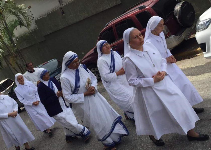 Madre Carmen: Traslado de las reliquias 