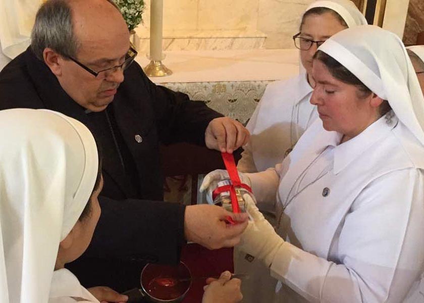 Madre Carmen: Traslado de las reliquias 
