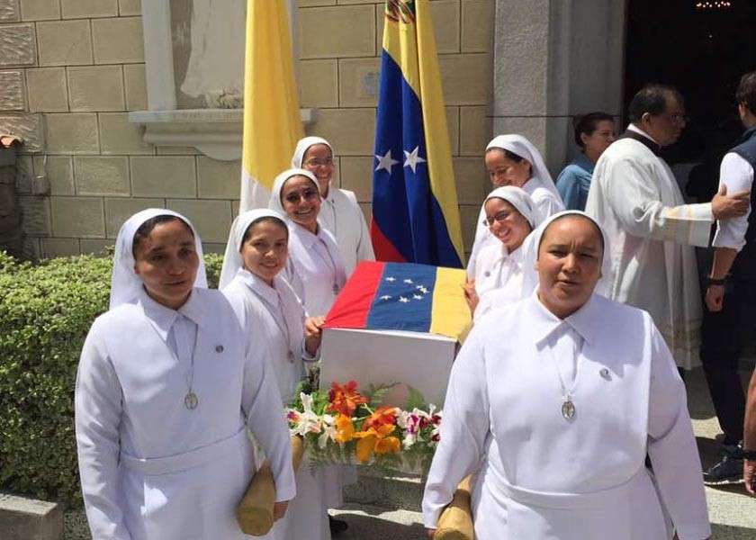 Madre Carmen: Traslado de las reliquias 