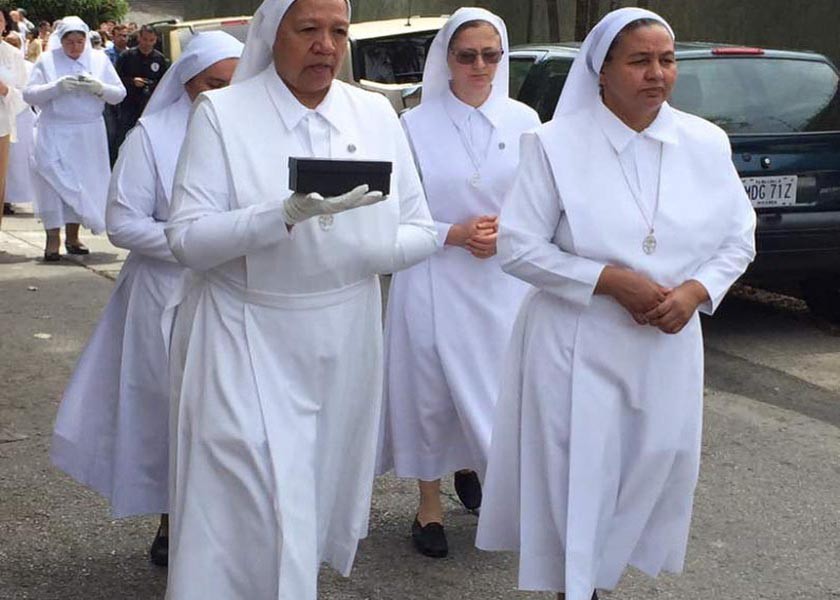 Madre Carmen: Traslado de las reliquias 