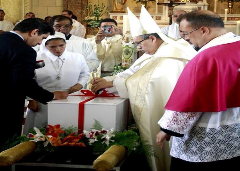 Madre Carmen: Traslado de las reliquias 